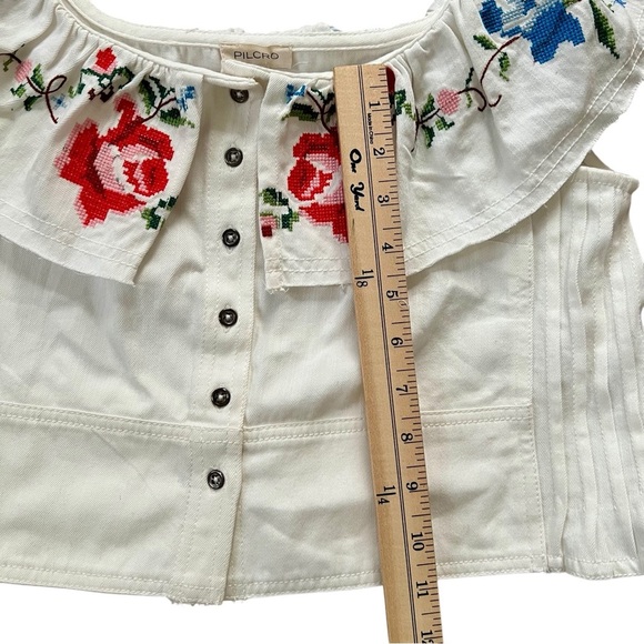 Pilcro white embroidered top size small - Picture 12 of 12